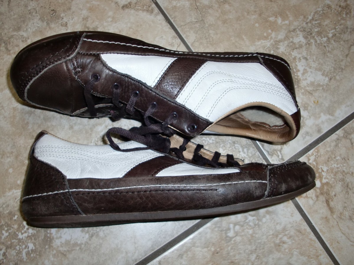 Men~UGG AUSTRALIA~2TONE~BROWN/WHITE Leather Lace up Oxfords  display picture 1