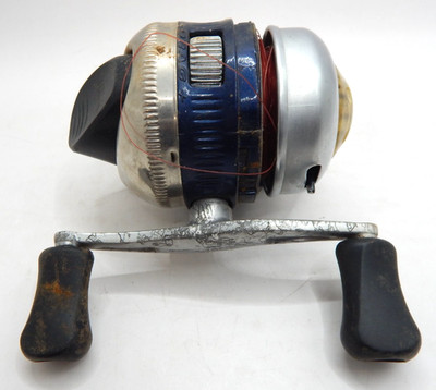 Vintage Zebco Classic 33 Spincast Fishing Reel (for parts) 33JB-LO