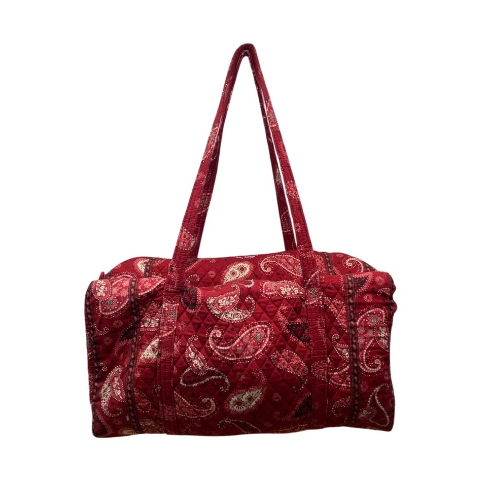 Bolso de viaje Vera Bradley rojo cachemir acolchado correas largas y cierre de cremallera Foto 3 de 4