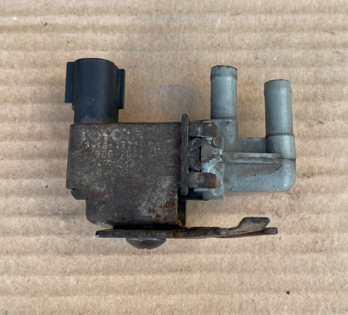Vacuum valve