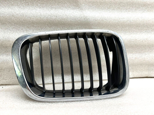BMW E46 Vorne Kühler Grill rechts 8159624 71138159624