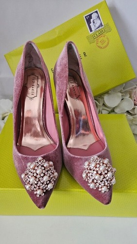 Ted Baker detalle broche tacones altos. Talla UK 8 (EE 41) - Imagen 3 de 10