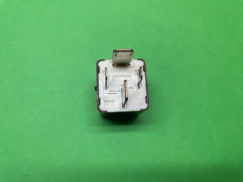 Rele Toyota RELAY 9098702016 90987-02016 1567001570 156700-1570 DENSO - Foto 2 di 2