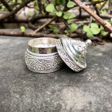 Portagioie cofanetto Kajal in argento 925 fatto a mano tondo 2,5 cm diametro ...