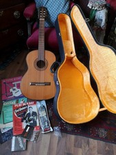 Vintage Terada No 1000 Konzertgitarre mit Hartschalenkoffer und Zubehör