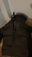 Stylish Black (Noir) Puffer Jacket Perfect for Colder Weather. Size M . New