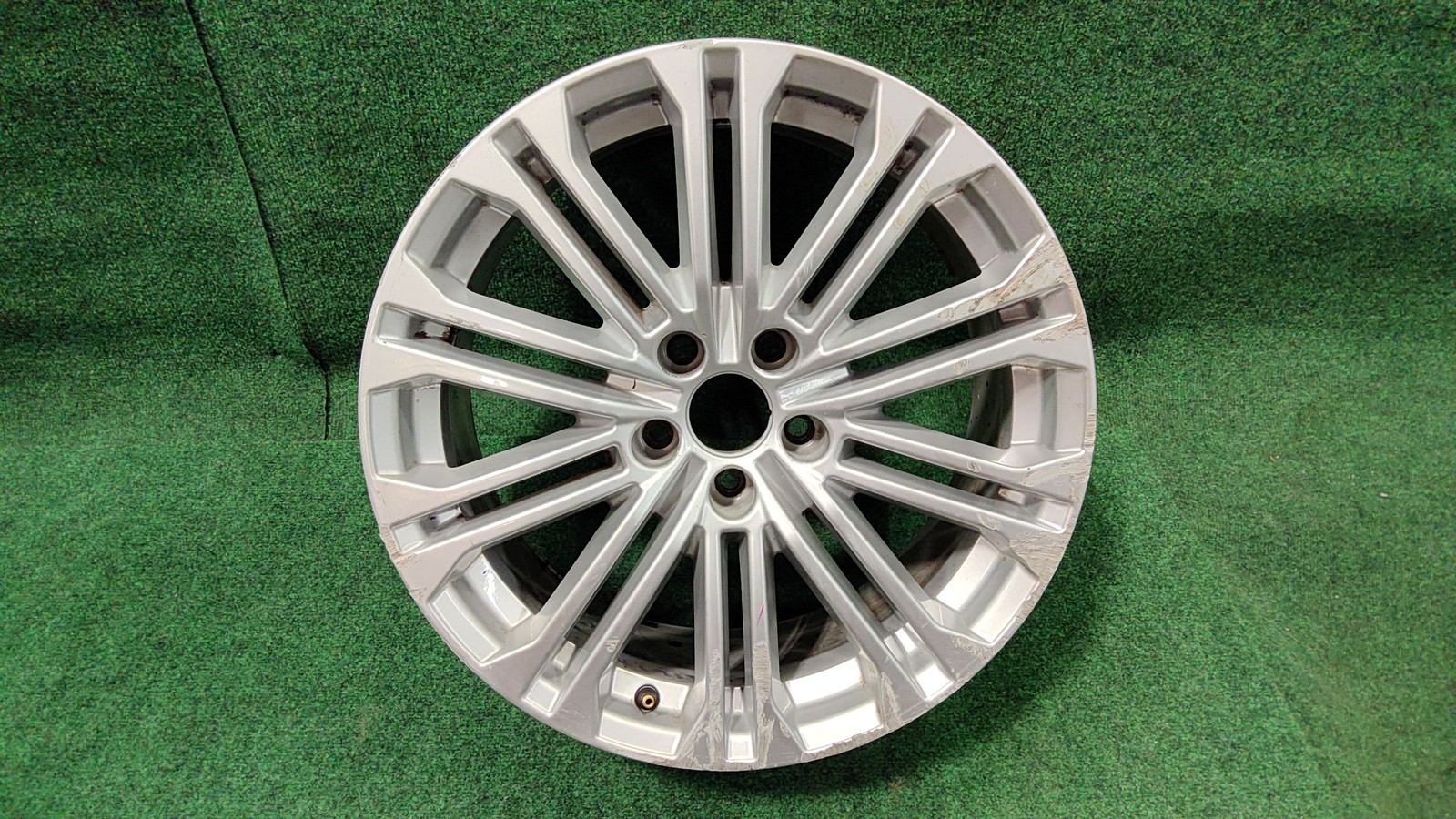 Audi Wheel 18x8J 10 Spoke Thin Spoke Oem 8w0601025