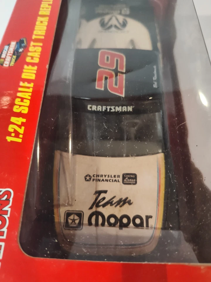 NASCAR Craftsman Truck Series Brad Keselowski #29 Mopar 1:24 Racing Champions Foto 4 de 4