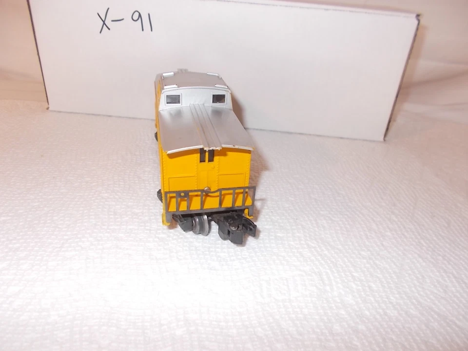 AMERICAN FLYER 24631 INTERNALLY RIVIT LIGHTED CABOOSE PROTOTYPE? LOT #X-91 - Image 3 of 4