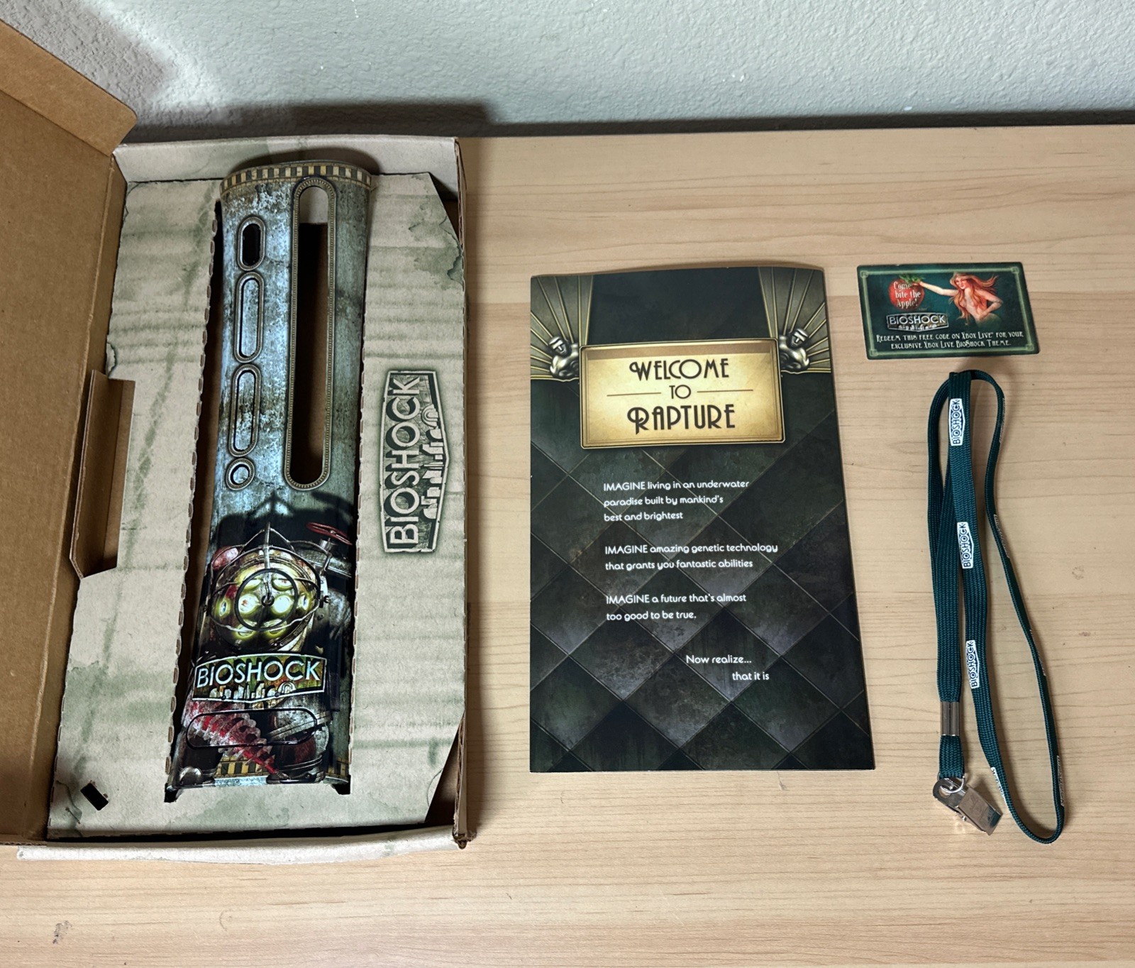 Bioshock Xbox 360 Faceplate with lanyard GameStop 2007 manager Promo RARE