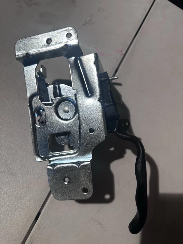 For 2001-2006 Chevrolet Silverado 3500 Interior Door Handle Dorman - Image 4 of 4