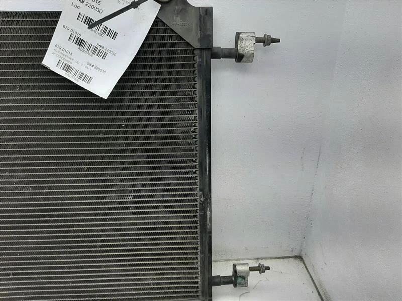 AC Condenser 00-13 Chevrolet Suburban 2500 20913752 - Image 2 of 4