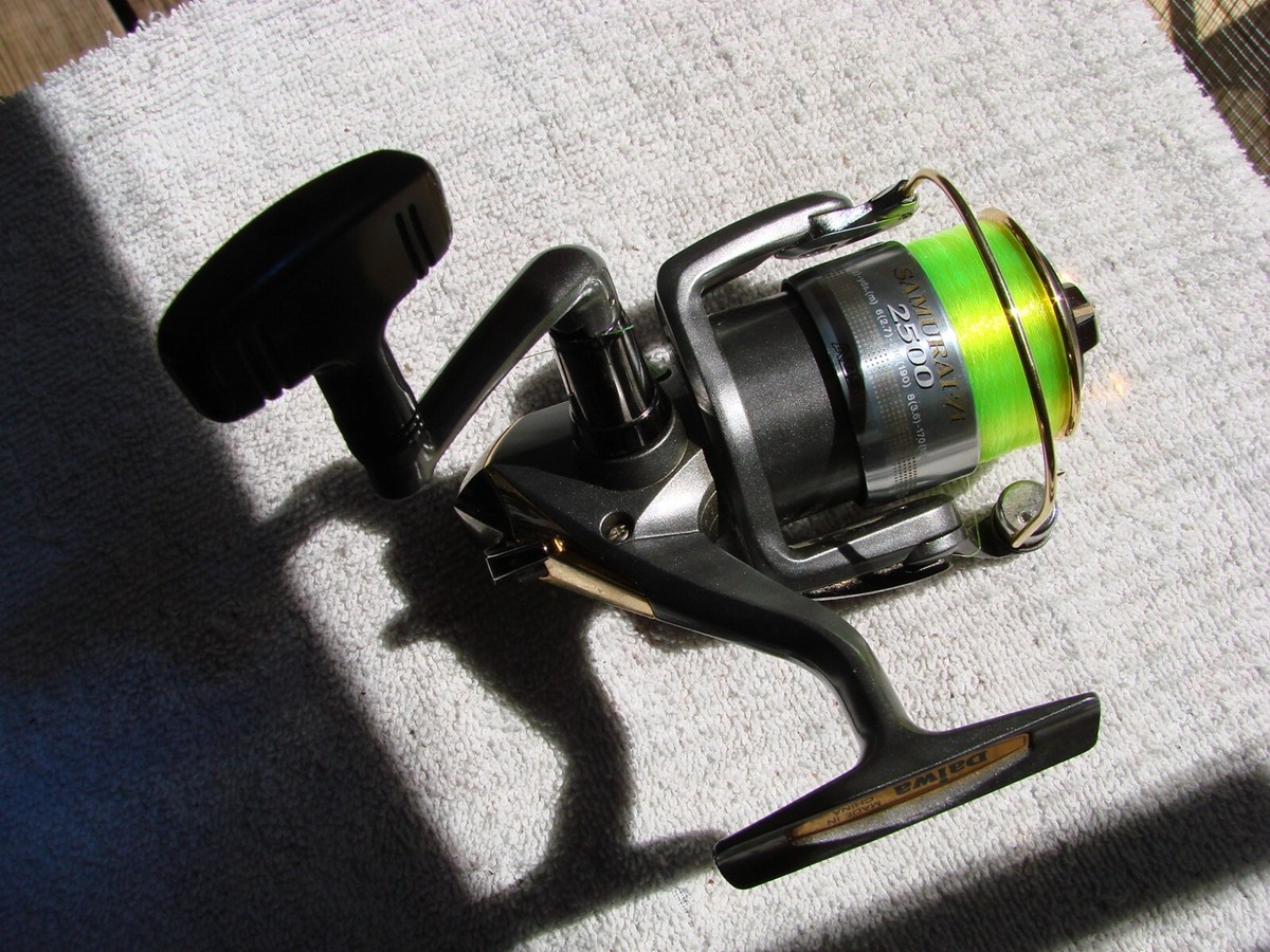 DAIWA SAMURAI - 7i 2500 SPINNING FISHING REEL NEW LINE 10 LB | eBay