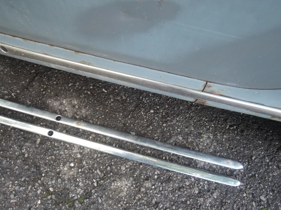 LANCIA APPIA Serie 3 Usado Original PAR de Lanzas de Ajuste de Panel Balancín para Reparar Foto 4 de 4