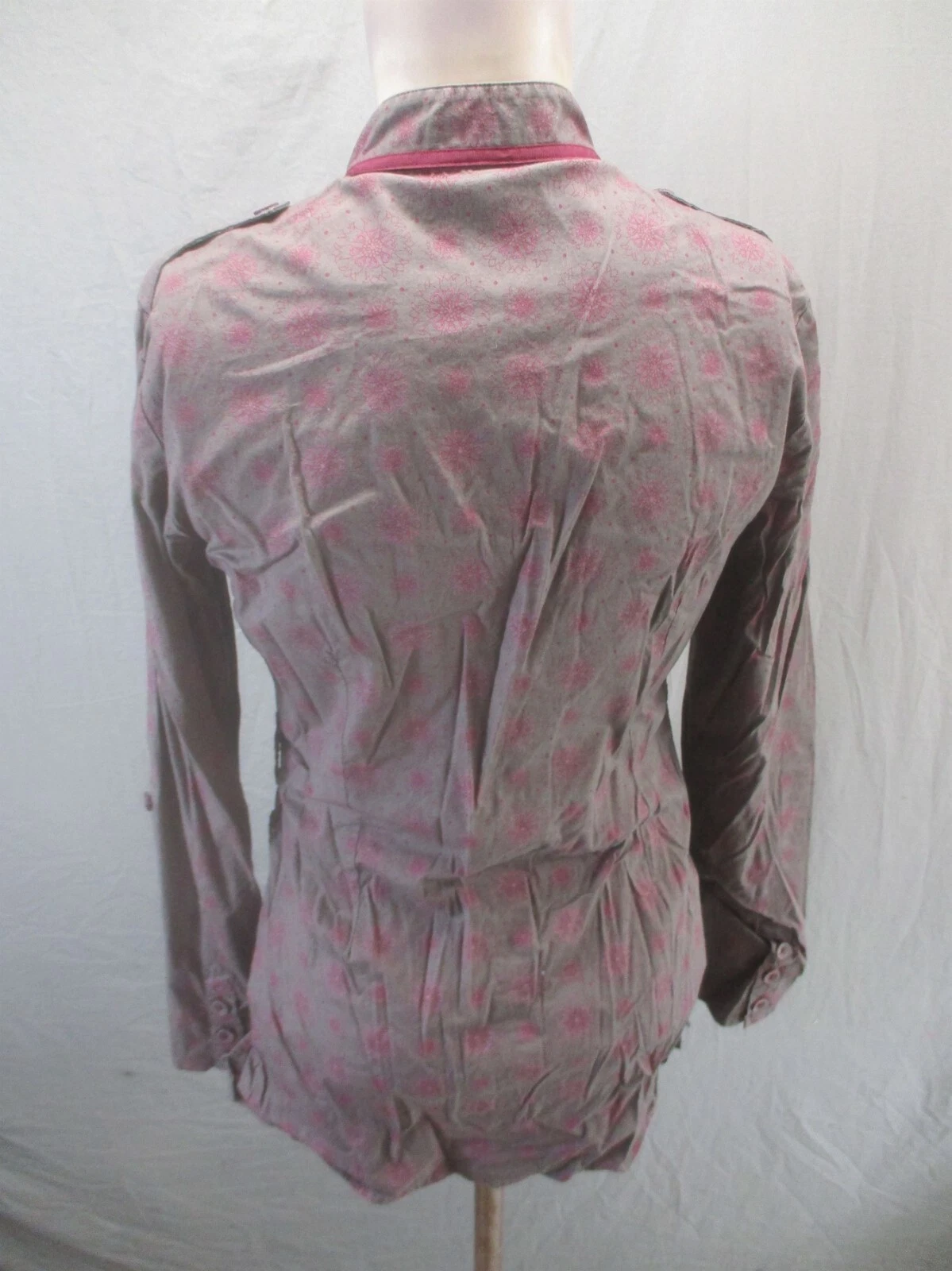 lole cotton blend v-neck long sleeve button up shirt