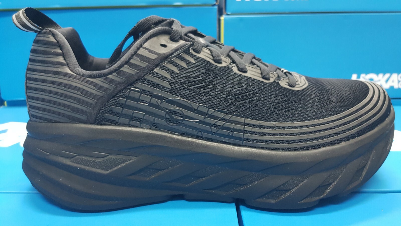 hoka one one tracer 3