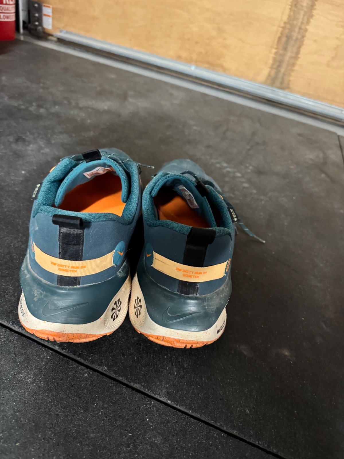 nike infinity run 4 goretex react deep jungle tot… - image 3