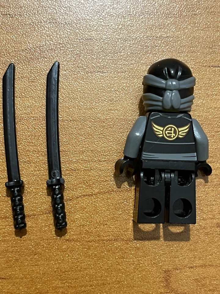 LEGO Ninjago 70599 Cole's Dragon, photo 2 sur 3
