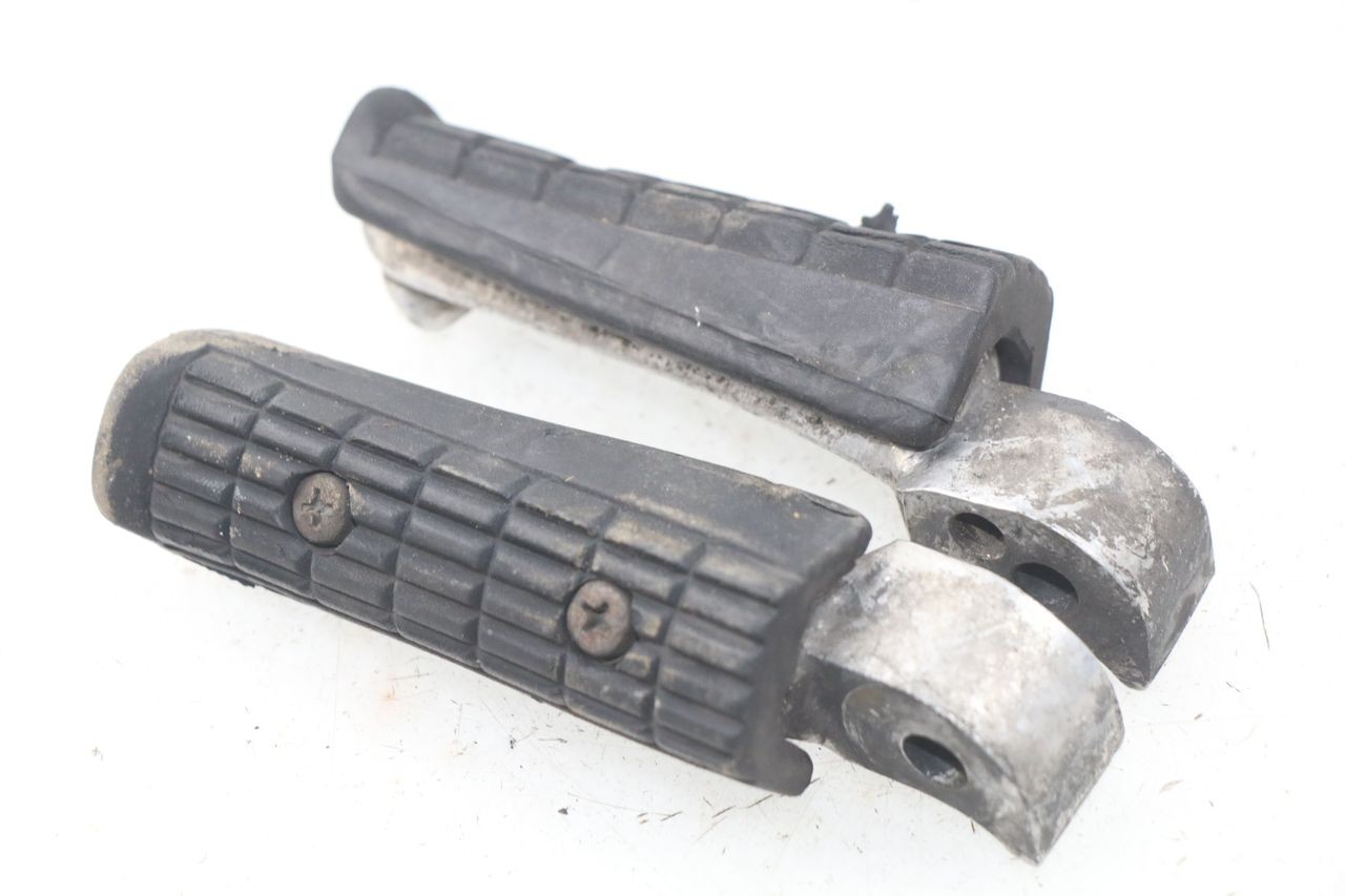 PAIR REAR FOOTRESTS - YAMAHA XJ600 XJ DIVERSION 600 (1992 - 1997)