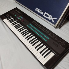 Yamaha DX7 Vintage FM Digital Synthesizer Tested with Genuine Hard Case