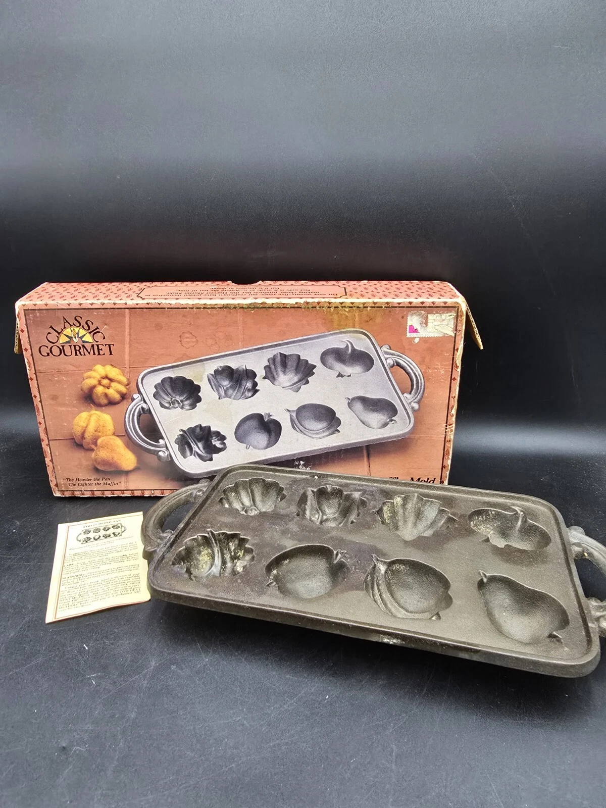 John Wright Classic Gourmet Cast Iron Autumn Pumpkin Leaves Shaped Muffin Pan