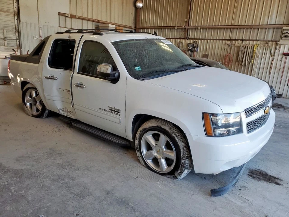 (LOCAL PICKUP ONLY) Front Bumper With Fog Lamps Opt T96 Fits 07-14 SUBURBAN 1500 Foto 4 de 4