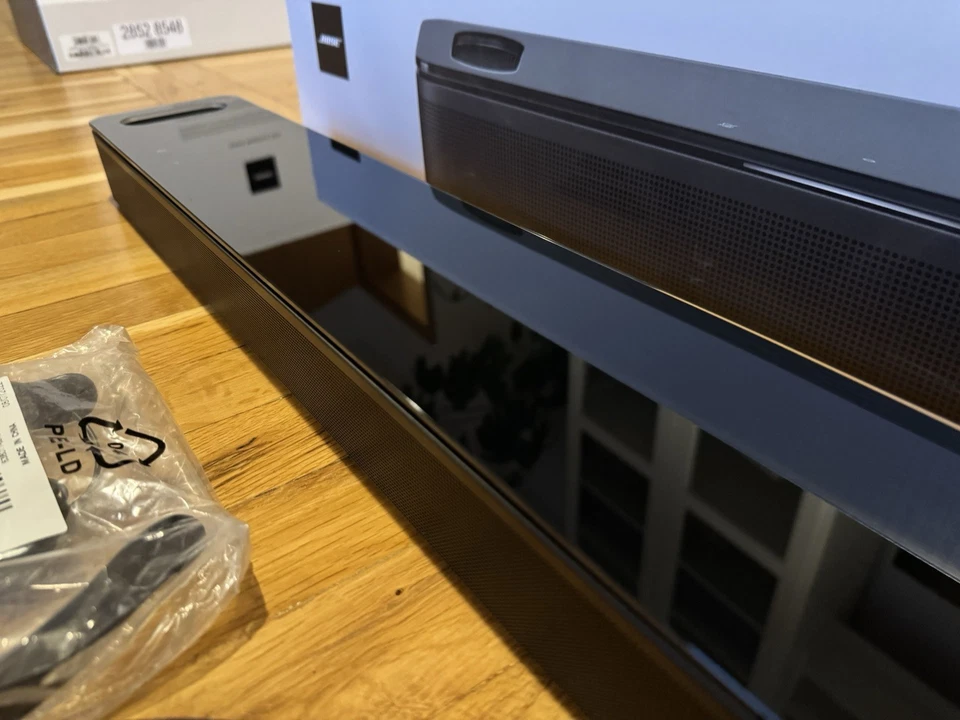 Bose Smart Soundbar 900, Dolby Atmos, Alexa-Sprachsteuerung, Schwarz - Bild 3 von 4