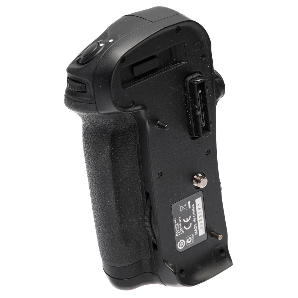 Nikon Multi-Griff MB- D12, Foto 1 von 4