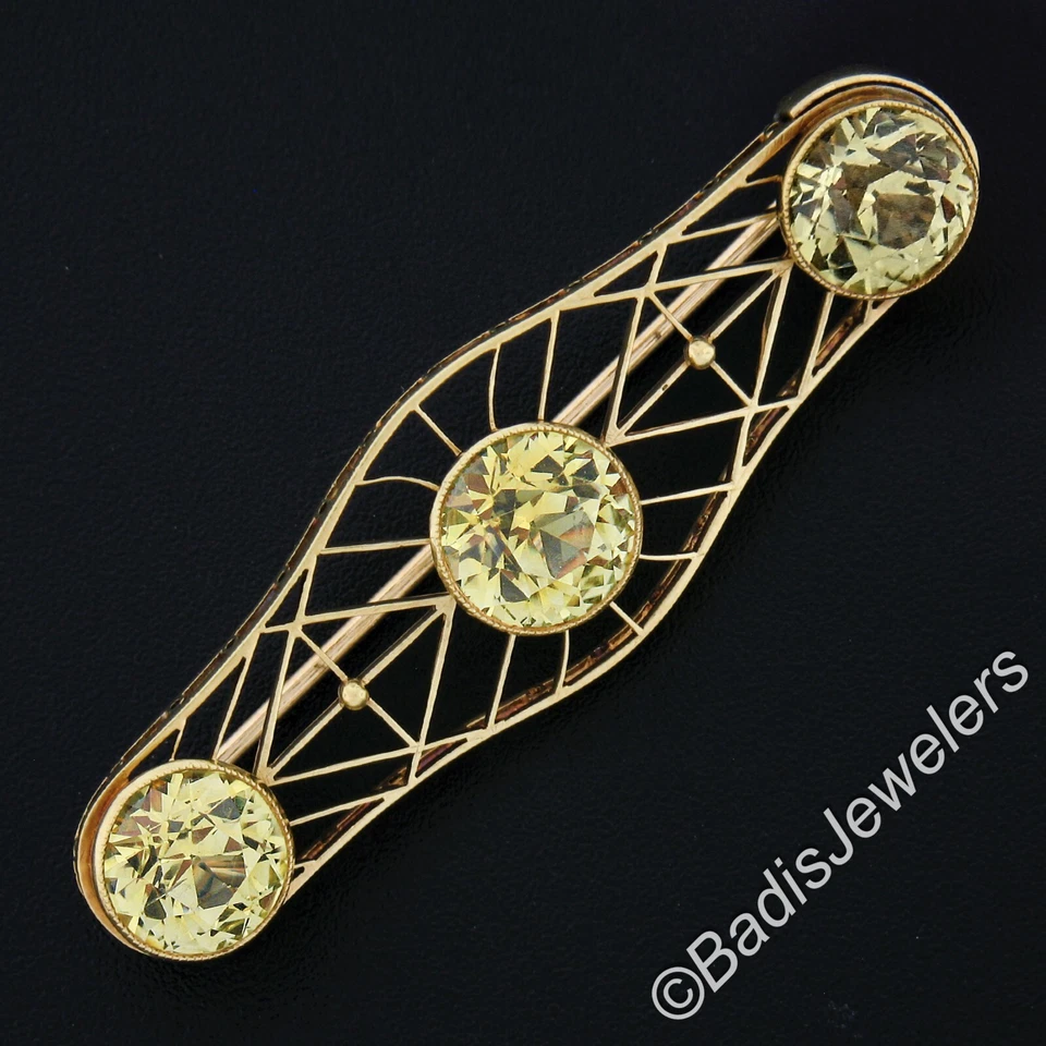 Broche prendedor de trabajo abierto antiguo de mosaico de zafiro amarillo verdoso GIA de oro de 9,50 quilates Foto 2 de 4