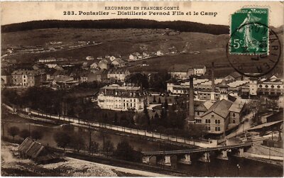 CPA Pontarlier Distillerie Pernod Fils et le Camp (1275050)