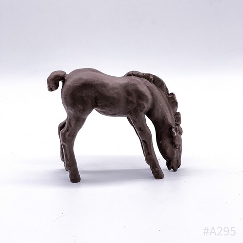 Karlsruher Majolika „grasendes Fohlen“ Pferd Keramikfigur, handgefertigt - 第 3/15 張圖片