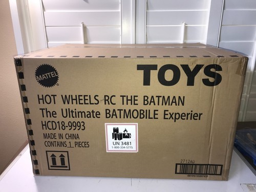 Mattel Creations Ultimate Batmobile Hot Wheels R/C 1:10 The Batman NEW SEALED - Picture 2 of 7