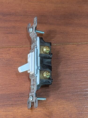 Leviton Toggle Framed Single Pole Quiet Switch White 15Amp 120V M24 1451-2WM - Picture 3 of 20