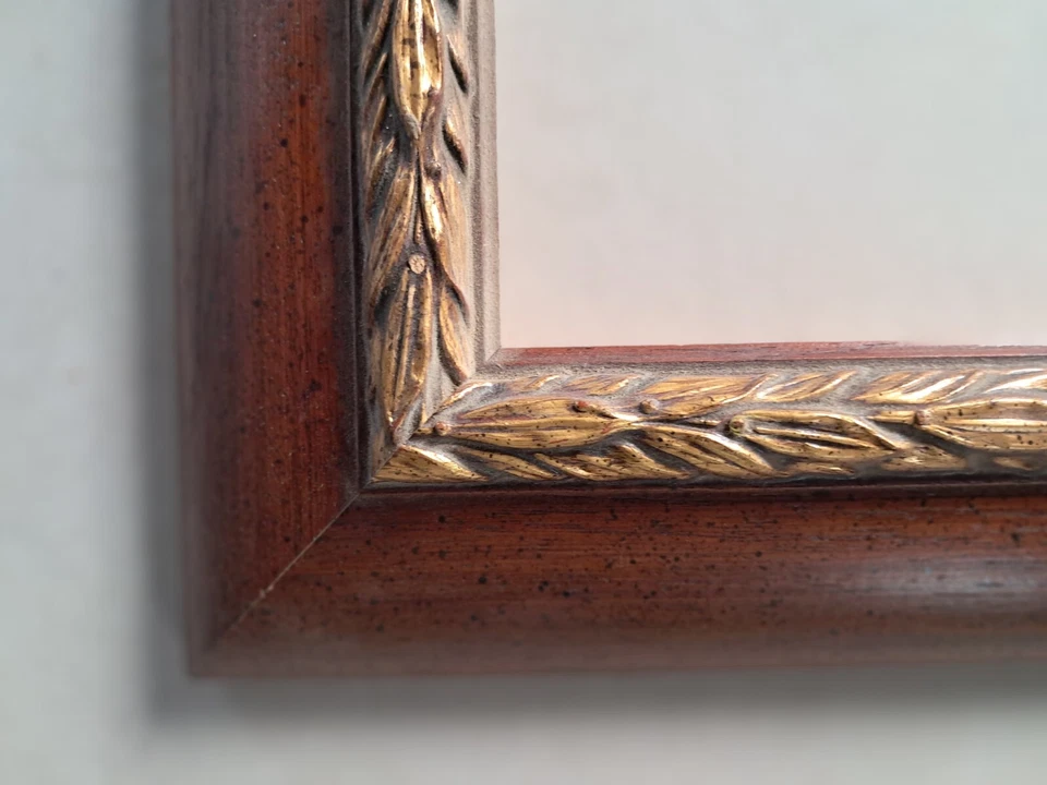 Moldura de ouro barroca nogueira int. 39X48 Est. 51X60CM - Imagem 2 de 2