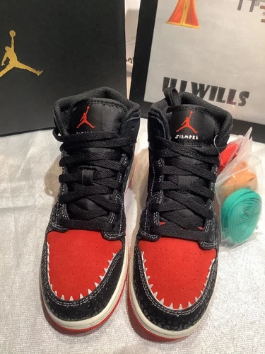 Jordan 1 Mid Siempre Familia (GS) Size 4.5 DEADSTOCK NEW DN5121-001 !!!!!!!!