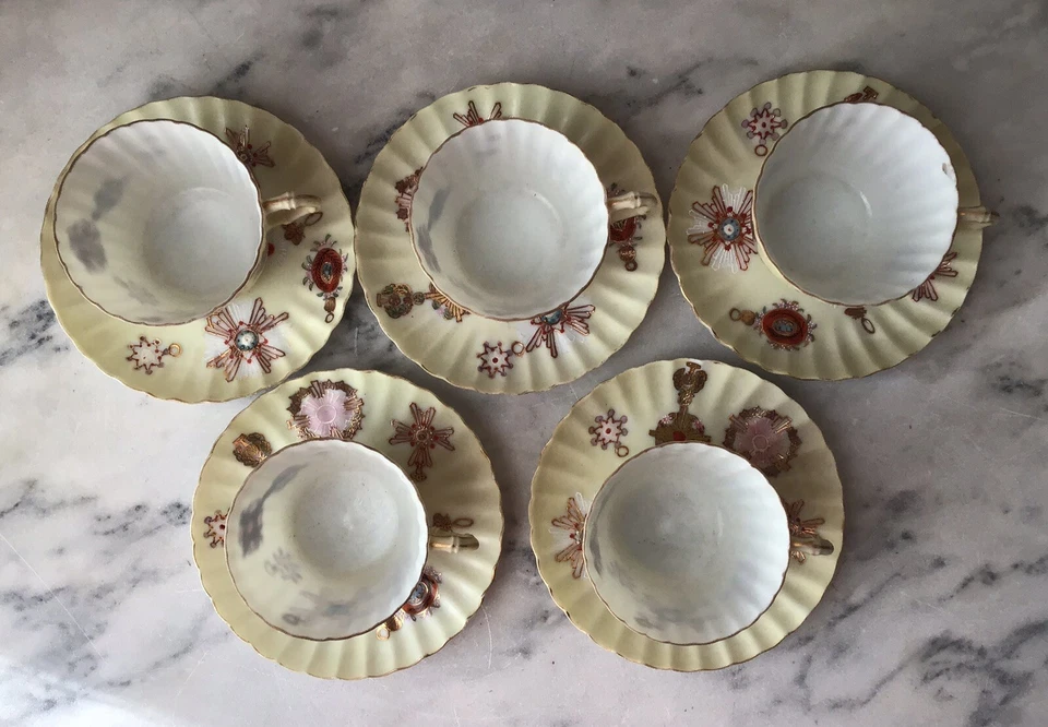 Extremely Rare Antique 10 Piece Chinese Export Porcelain Tea Cups & Saucers - Image 2 of 4