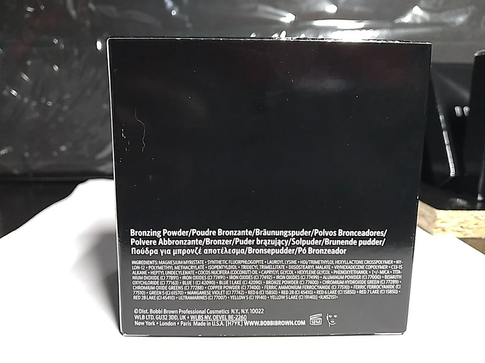 Bobbi Brown Bronzing Powder, GOLDEN DEEP,  0.31 oz / 9g New in Box - Image 2 of 4