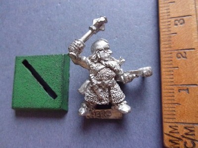 Citadel GW C06 Norse Dwarf Hero w Armbrust & Mace Games Workshop 1980s Metal