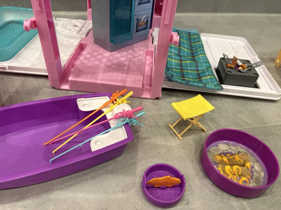 Barbie Abenteuer Camper 3in1 mit Boot Und Pool - Bild 4 von 4