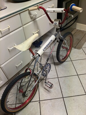 ケビン・ロビンソン サイン入りBMX写真 コンテストの賞 60点のBmx自転車競技選手 ケビン・ロビンソンの写真と高解像度