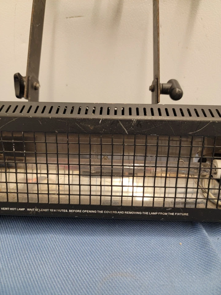 American DJ Mega Flash DMX ,ZB-800, Compact DMX Strobe Light, needs light - Image 3 of 4