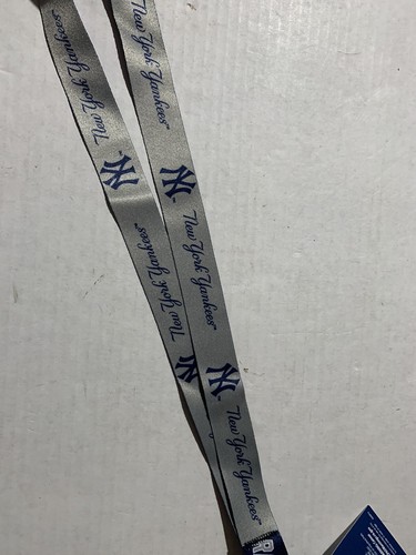 New York Yankees MLB Two Tone Lanyard - Picture 4 of 5
