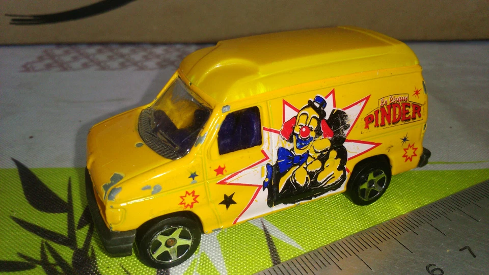 PINDER FOURGON FORD ECONOLINE MAJORETTE N°270/71 1/63 OCCASION - Photo 1/1