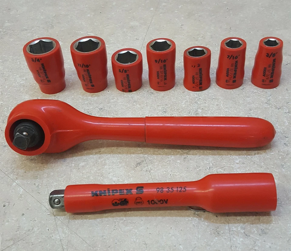 KNIPEX 9 PIECE 1000V DIPPED HANDLE RARE LOCKING SCREW RATCHET SAE SOCKET SET - Image 2 of 4