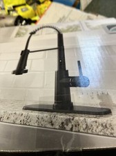 Glacier Bay 1 Handle Spring Neck Pull Down Sprayer Kitchen Faucet USED