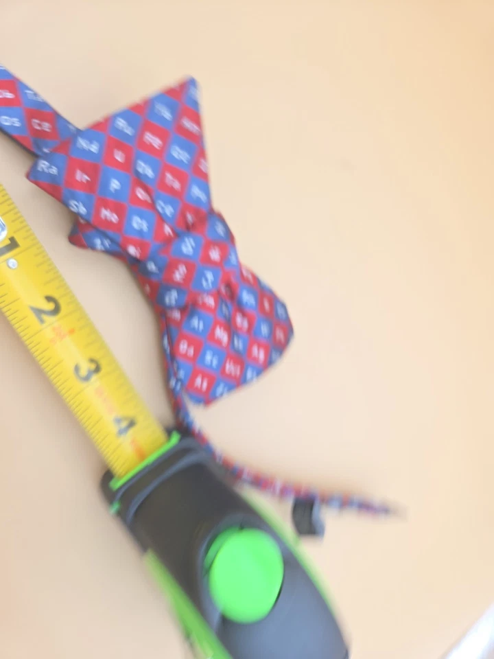 Bill nye elementos periódicos pajarita nickgraham rojo azul profesor de ciencias pajarita Foto 2 de 4