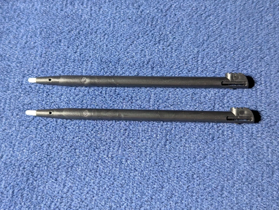 2x BLACK DSi XL STYLUS | NINTENDO DSiXL | LARGE REPLACEMENT PEN | UTL-004 | NEW - image 1 of 1