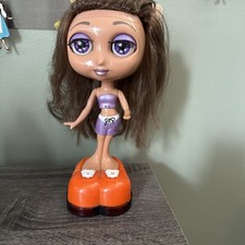 Vintage 1999 Diva Starz Nikki Moves Head Lights Up Does Not Have Sound