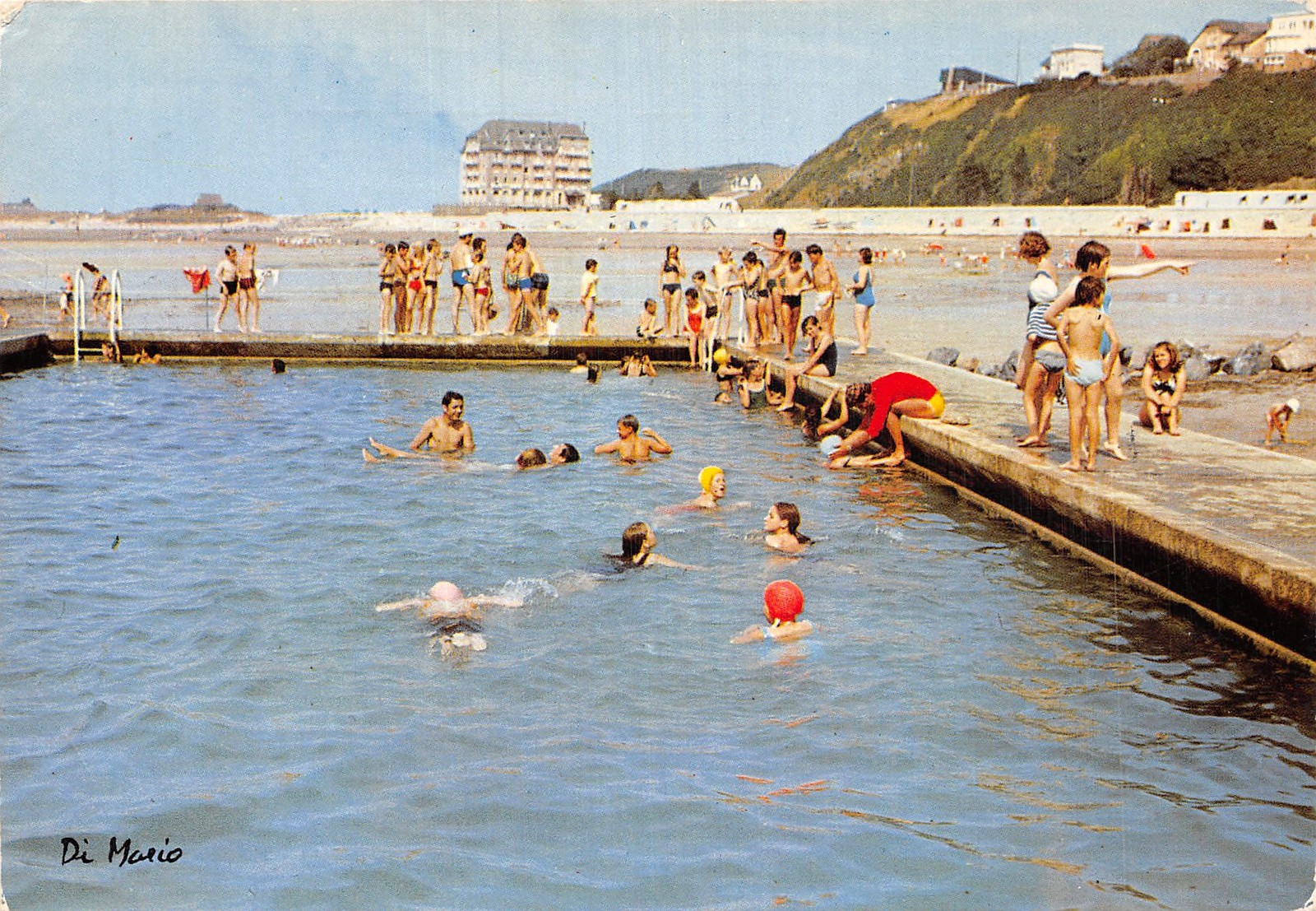 50 DONVILLE LES BAINS LA PICSINE 