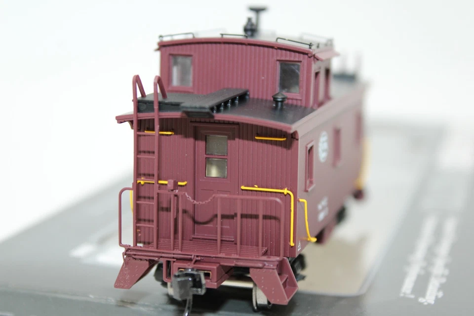 Walthers Proto HO Scale NYC New York Central DMIR G2 Wood Caboose Car #18913 NIB - Image 3 of 4